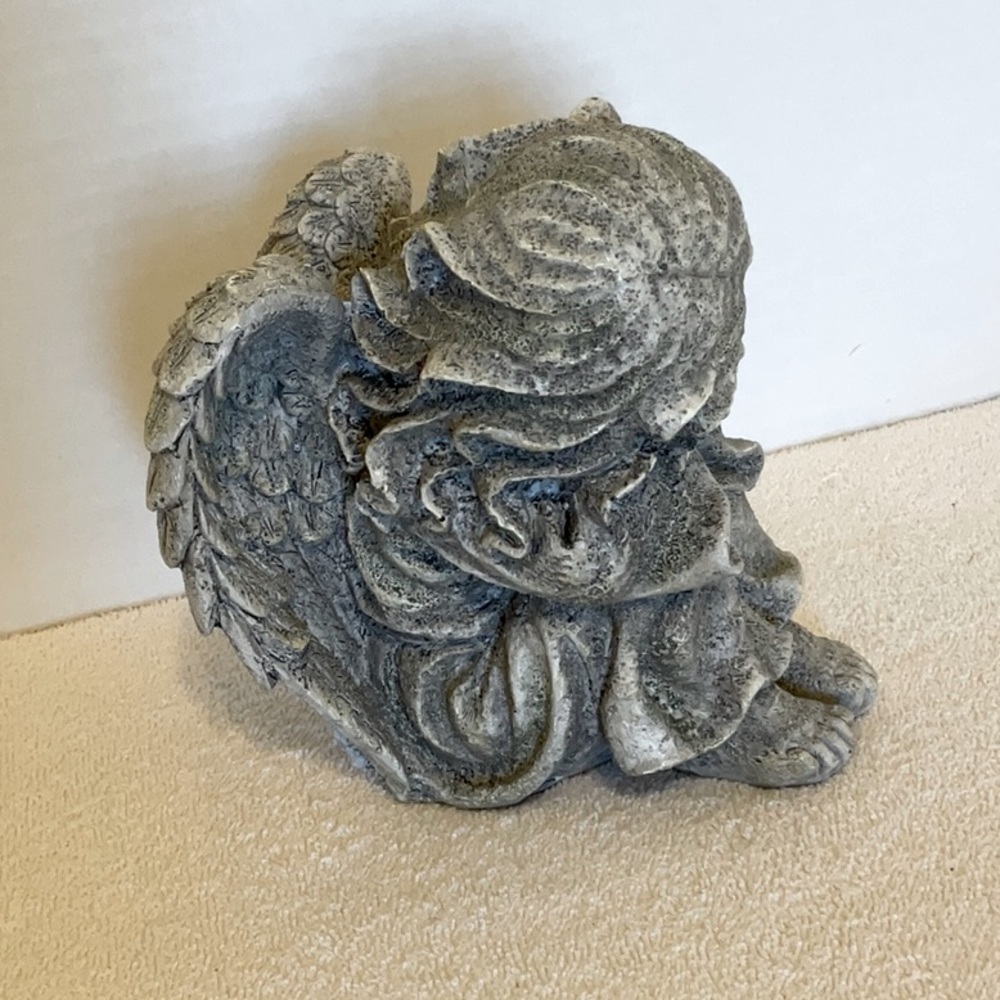 Restful Angel - Picture 3 of 4